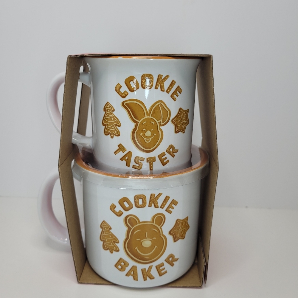 Disney Winnie the Pooh “Cookie Baker & Taster” Holiday Mug Set